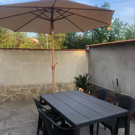 лазарови Apartamento *