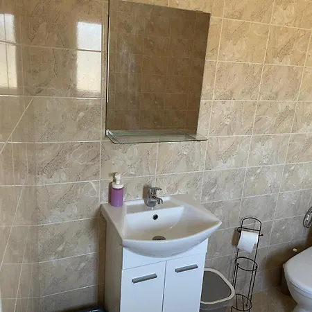 лазарови Apartamento Hisarya