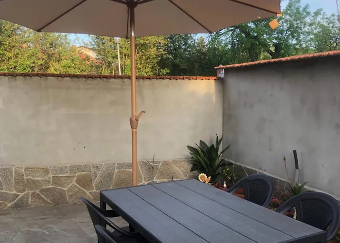 лазарови Apartament *