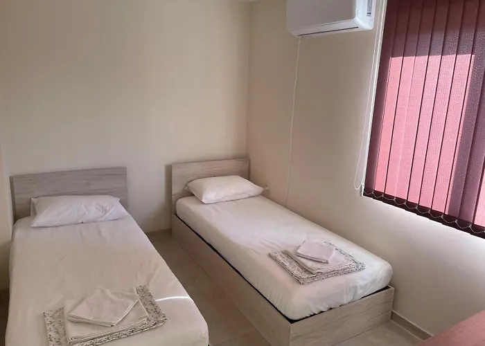 лазарови Chisaria